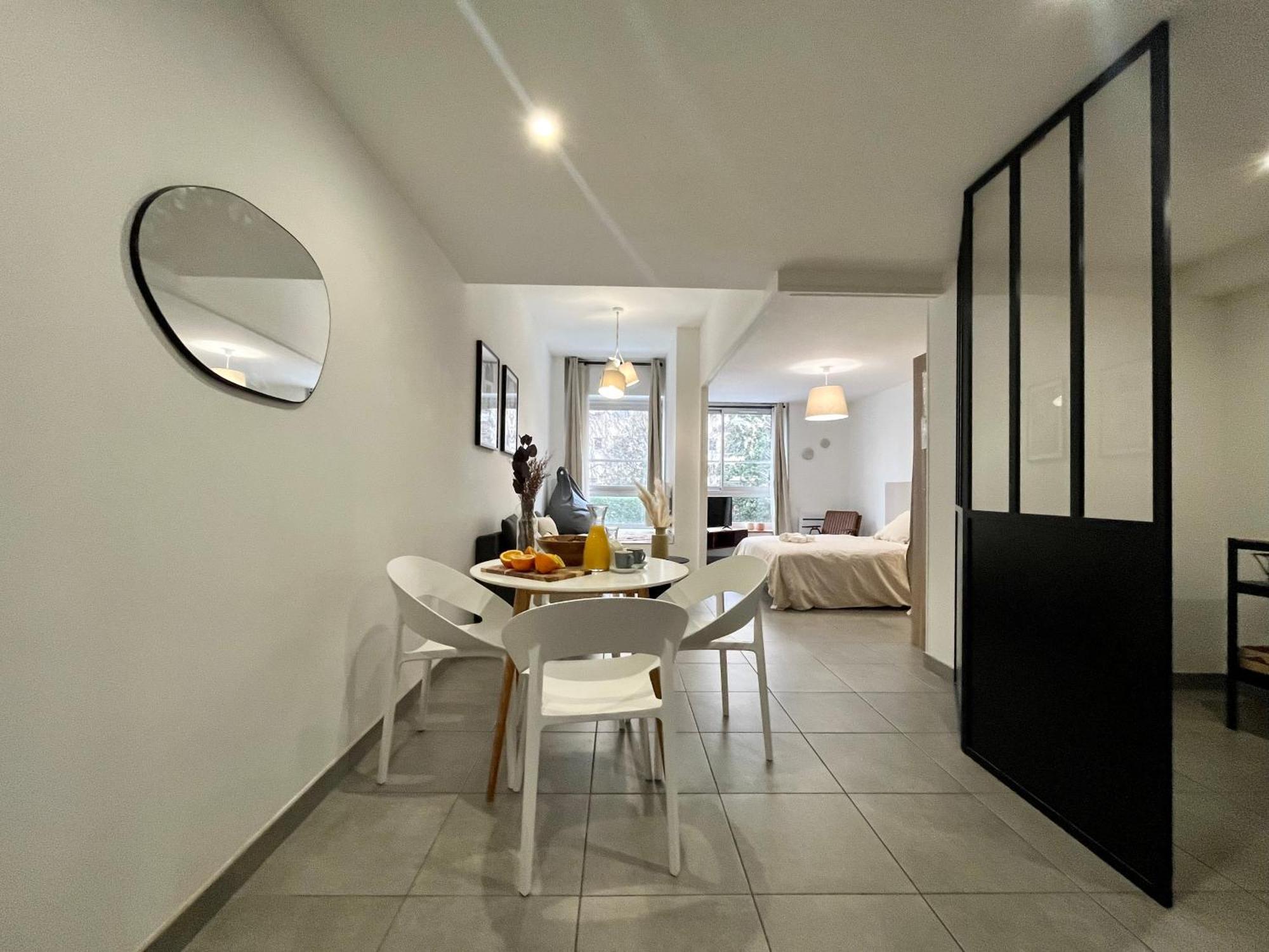 Suite Danbury Lyon Eksteriør bilde